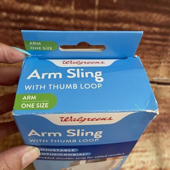 Walgreens Arm Sling w/Thumb Loop Adjustable Padded Shoulder One Size Left/Right - Picture 2 of 7